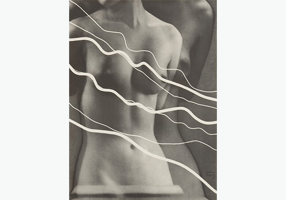 7_Camera_Man Ray
